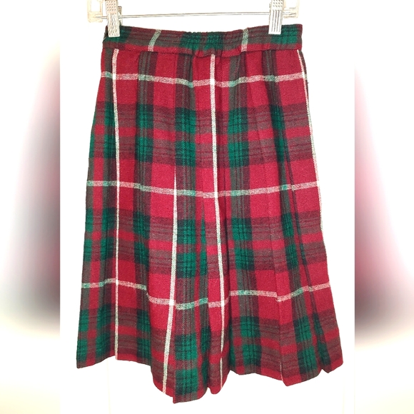 Vintage Red Plaid Scottish Skirt with Pin - Picture 2 of 7
